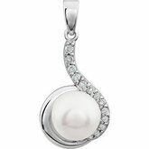 Freshwater Cultured Pearl & Diamond Pendant